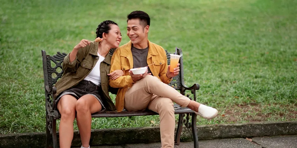 Bukan Sekadar Lucu, Ini Tips Menggunakan Humor dalam Percintaan - Konde.co