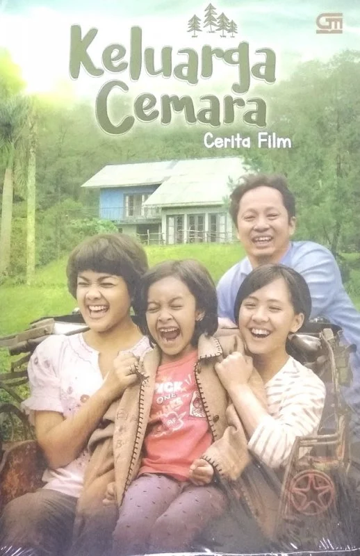 Buku Keluarga Cemara: Cerita Film | Toko Buku Online - Bukukita