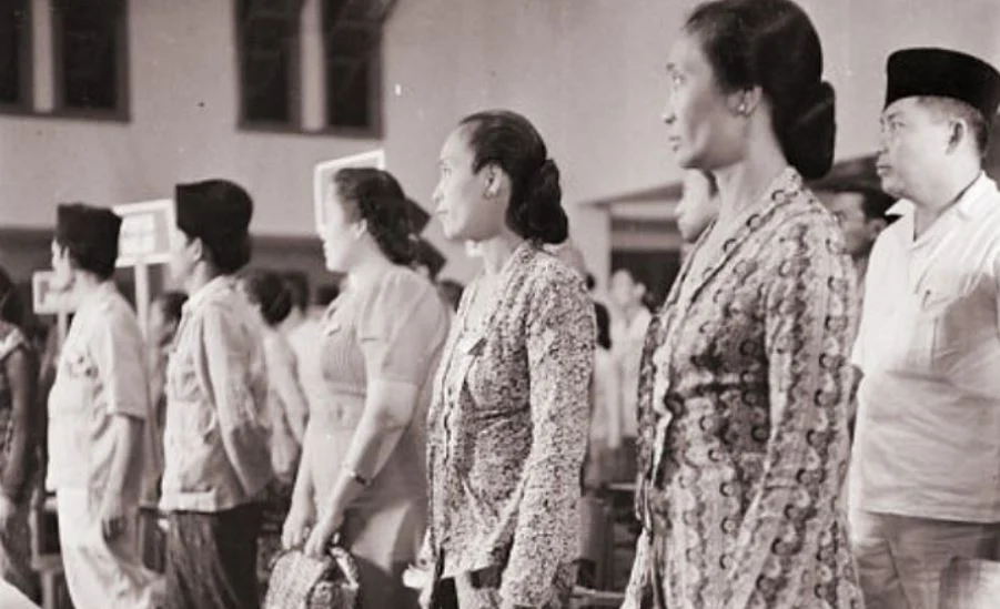 evolusi karakter wanita dalam sastra indonesia di Era Kemerdekaan