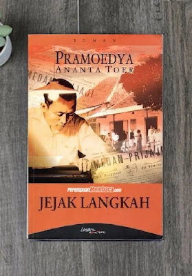 Resensi Buku Jejak Langkah, Pramoedya Ananta Toer - Perempuan Membaca